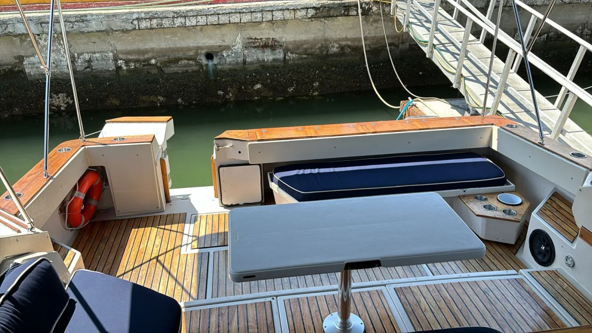 The shaded aft deck and seating of a Sea Ray 46 charter yacht at Marina Vallarta